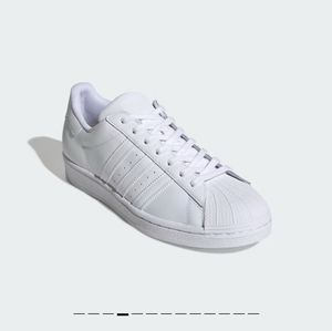 MINT CONDITION Adidas Original Superstar size 9